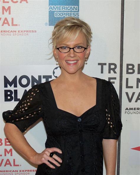 rachael harris net worth.